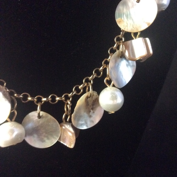 Mother of Pearl Necklace - Picture 5 of 5